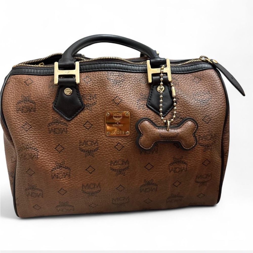 MCM Brown and Gold Interior Design